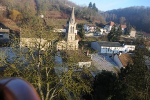 tout pr&egrave;s des arbres !