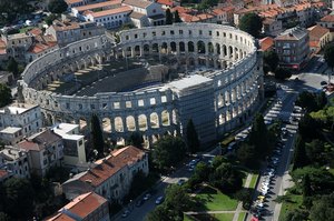 Les ar&egrave;nes de Pula